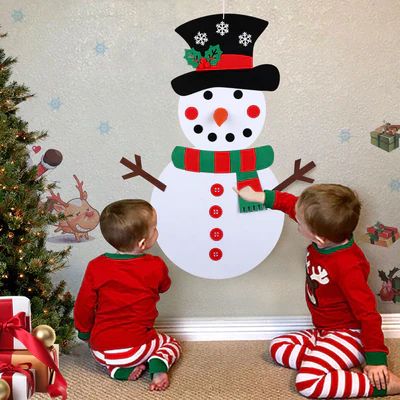 CHRISTMAS SNOWMAN – Snežak iz klobučevine s snemljivimi okraski slider