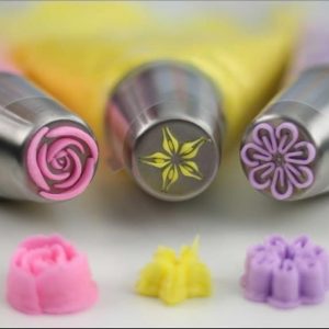 Cakepro – komplet za dekoracijo sladic v obliki rožic (7 kosov) 03